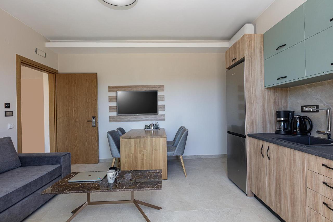 Sapphire Blue Suites Kíssamos Екстериор снимка