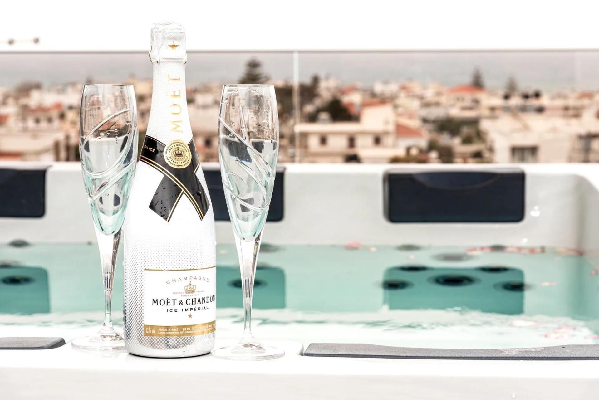 Sapphire Blue Suites Kíssamos Екстериор снимка