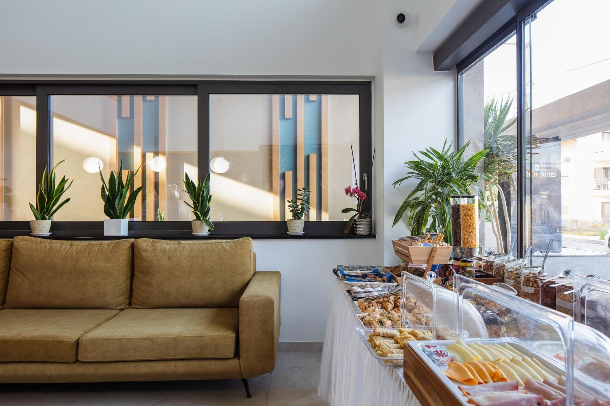 Sapphire Blue Suites Kíssamos Екстериор снимка